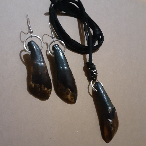 Handmade Real Buffalo Tooth Necklace/ Earrings Set - Picture 3 of 10